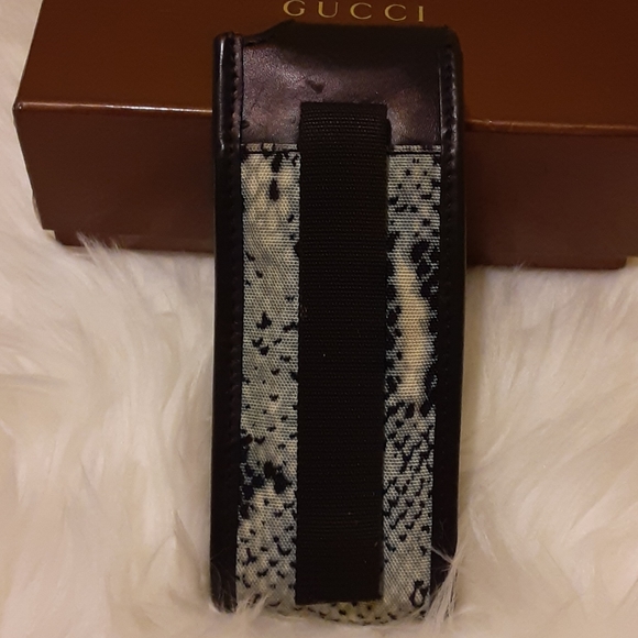VINTAGE GUCCI PHONE CASE - Picture 2 of 6